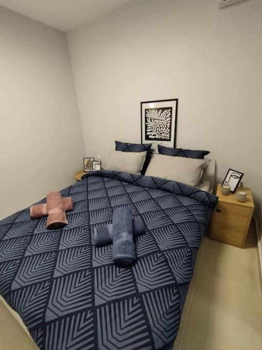 Floral Home 1 - Ground Floor Apt With Courtyard And Private Parking! Athena Bagian luar foto
