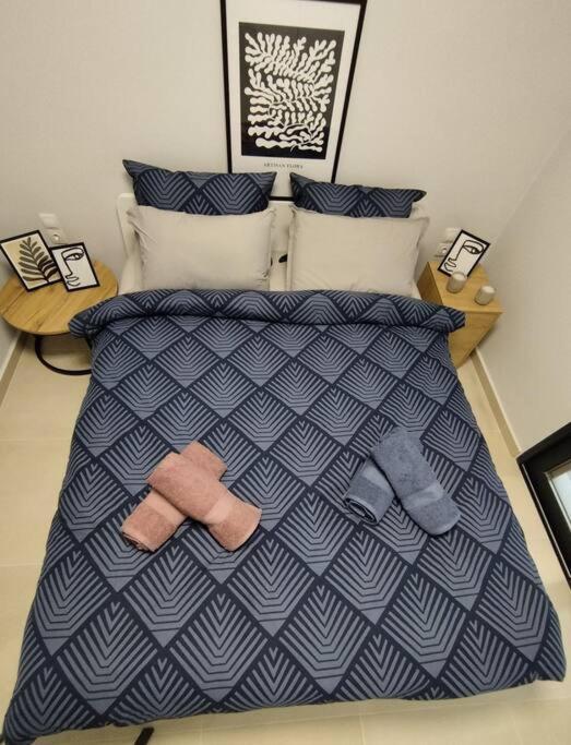 Floral Home 1 - Ground Floor Apt With Courtyard And Private Parking! Athena Bagian luar foto
