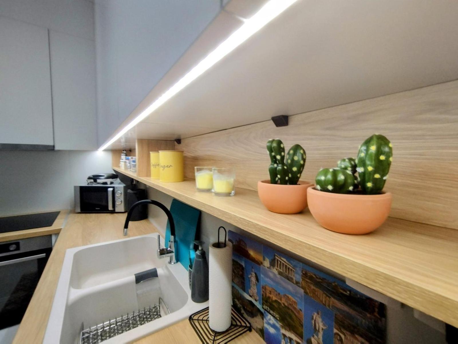 Floral Home 1 - Ground Floor Apt With Courtyard And Private Parking! Athena Bagian luar foto