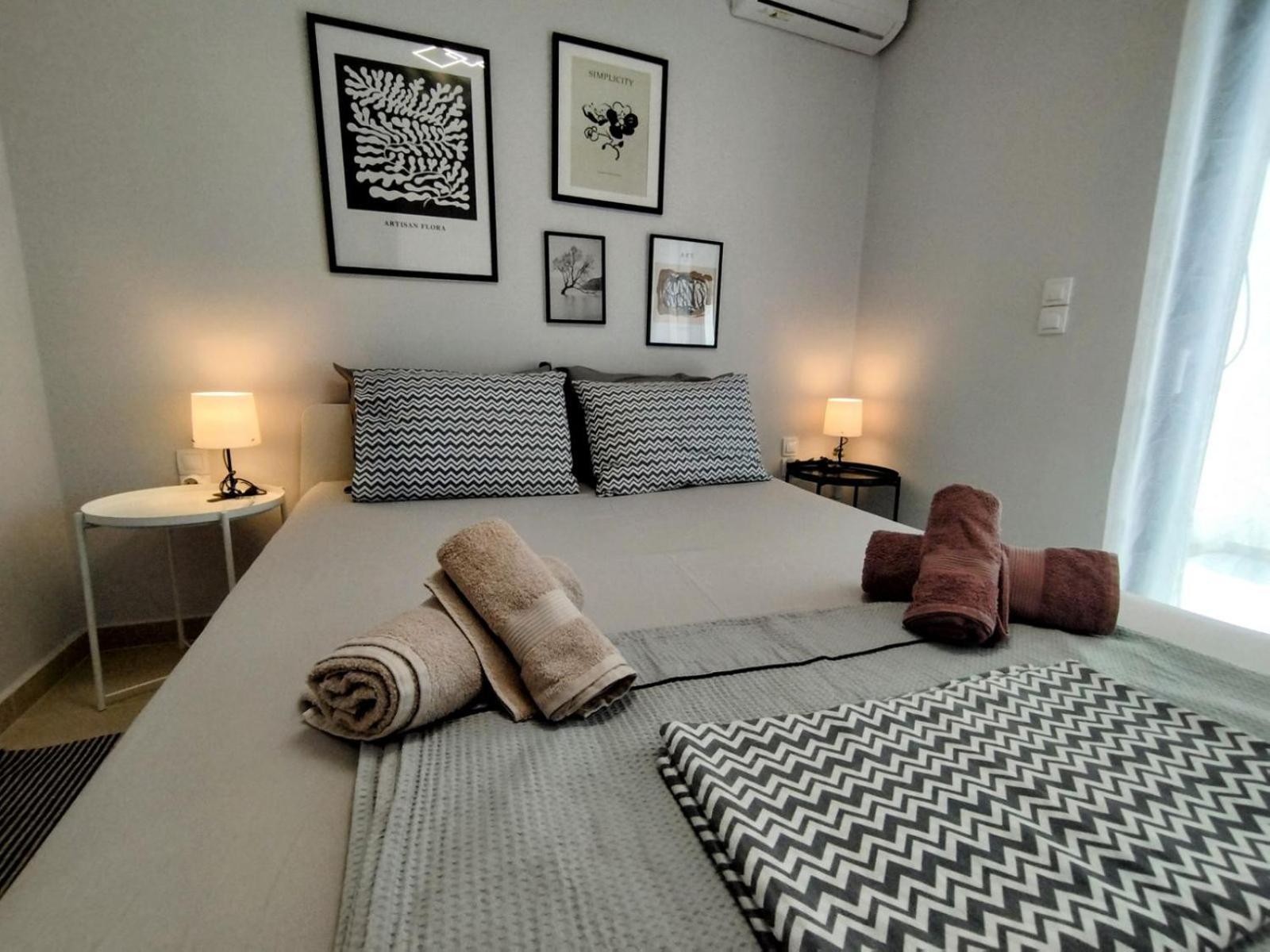 Floral Home 1 - Ground Floor Apt With Courtyard And Private Parking! Athena Bagian luar foto