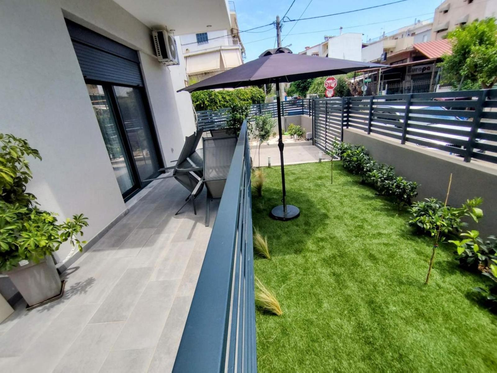 Floral Home 1 - Ground Floor Apt With Courtyard And Private Parking! Athena Bagian luar foto