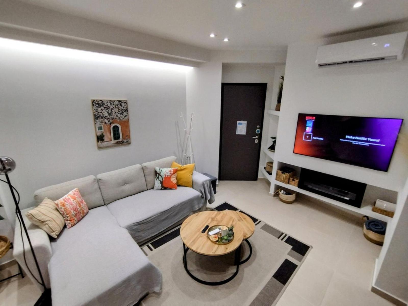 Floral Home 1 - Ground Floor Apt With Courtyard And Private Parking! Athena Bagian luar foto