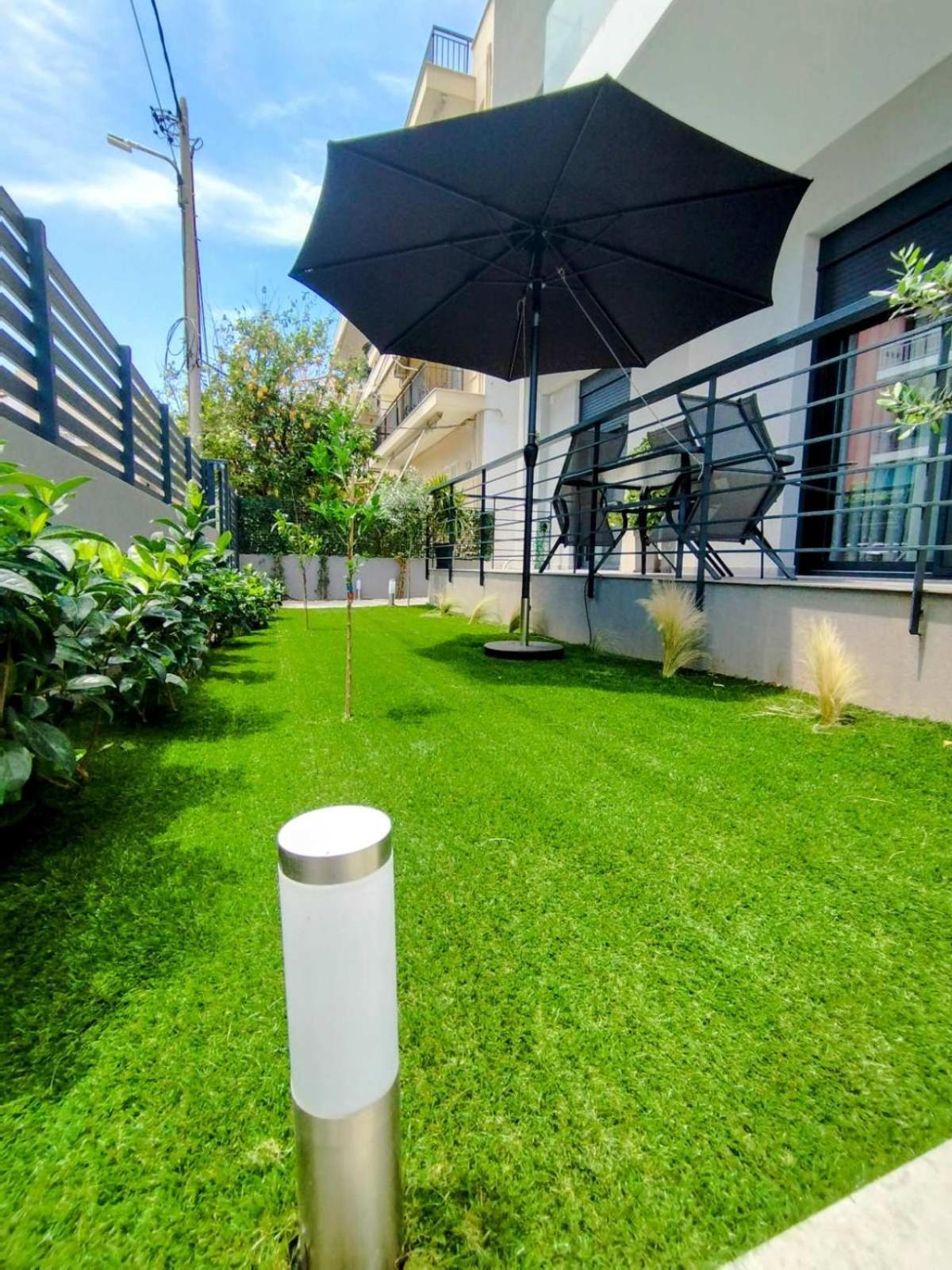 Floral Home 1 - Ground Floor Apt With Courtyard And Private Parking! Athena Bagian luar foto