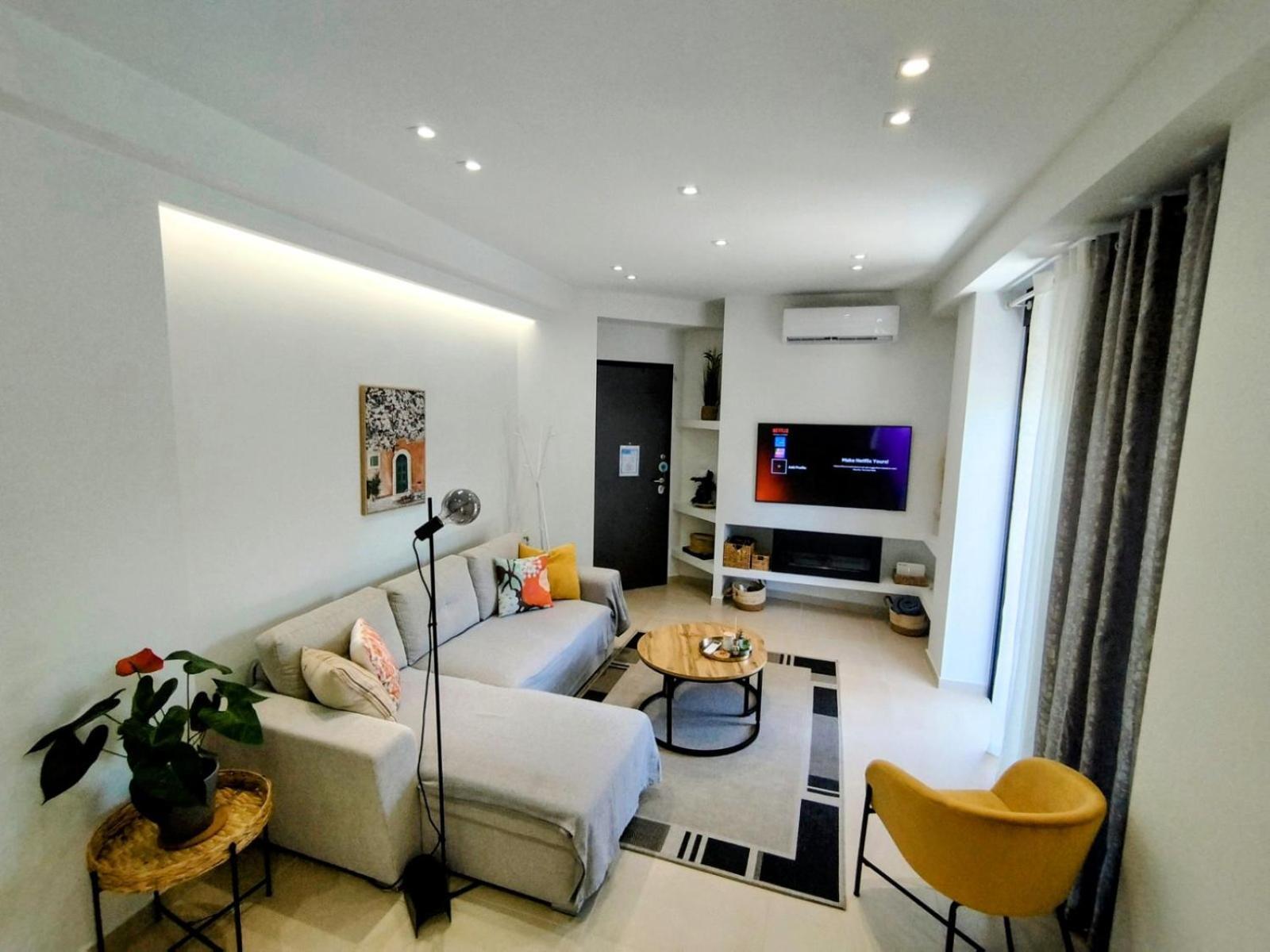 Floral Home 1 - Ground Floor Apt With Courtyard And Private Parking! Athena Bagian luar foto